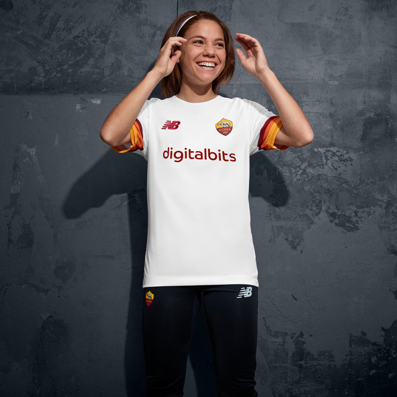 ローマ、21-22新アウェイユニフォーム発表！デザインは「70年代ユニ」｜写真5