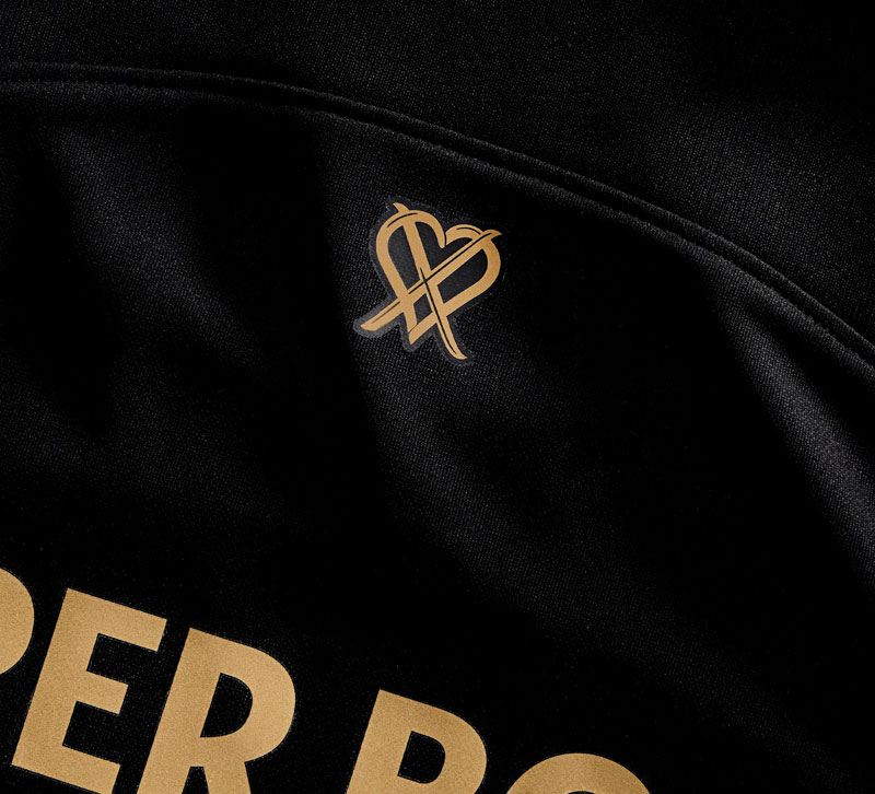 ロナウドの『CR7』と歴史的コラボ！守田のスポルティングが「20周年記念」の新ユニフォームを発表｜写真6