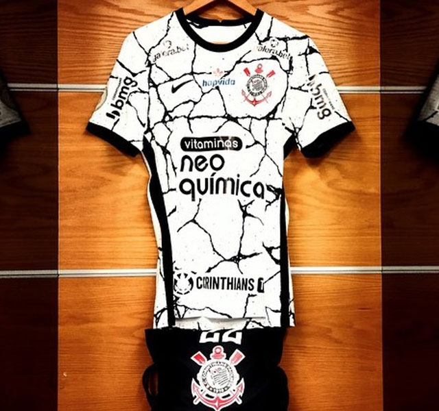 デザインは“ひび割れ”！名門コリンチャンス、2021-22新ユニフォームを発表｜写真5