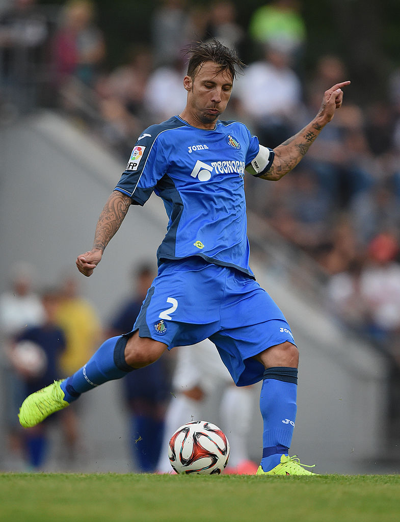 セルヒオ・ラモスじゃなかった！歴史上「最も多くのレッドカードを受けた選手」TOP10｜写真7