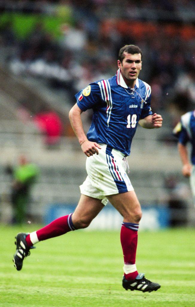 バルセロナが「取り逃した」選手10名と、その代役｜写真10