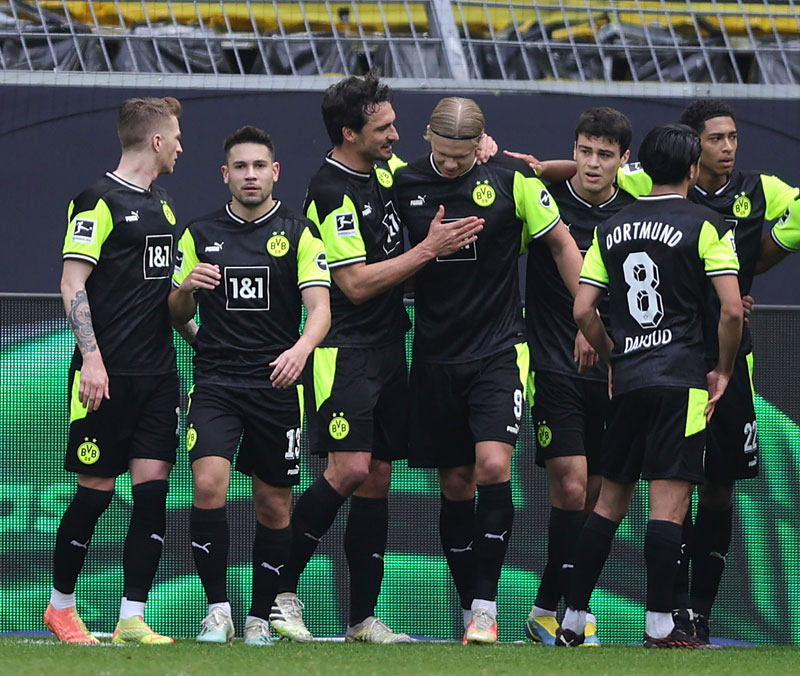 まるで90年代！ドルトムント、「黄金時代を彷彿」の限定ユニフォームを発表｜写真6