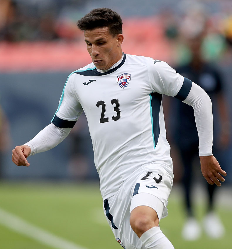 日本と同じ！「島国の代表チーム」ユニフォーム10選｜写真6