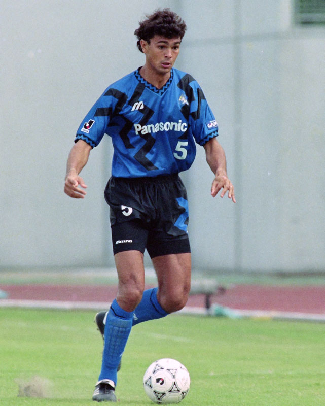 全部ミズノ製！1993年、Jリーグ「オリジナル10」ユニフォーム10選｜写真7