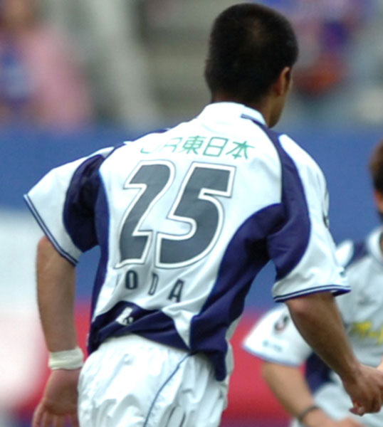 こんなに多かった！「五輪公式スポンサーを付けた」Jリーグのユニフォーム｜写真7