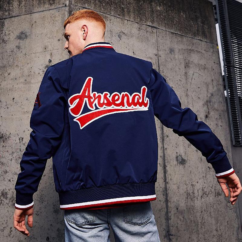 アーセナル公式からレトロな新作アイテムが登場！秋冬に着たい「90年代風トップス」5選｜写真11