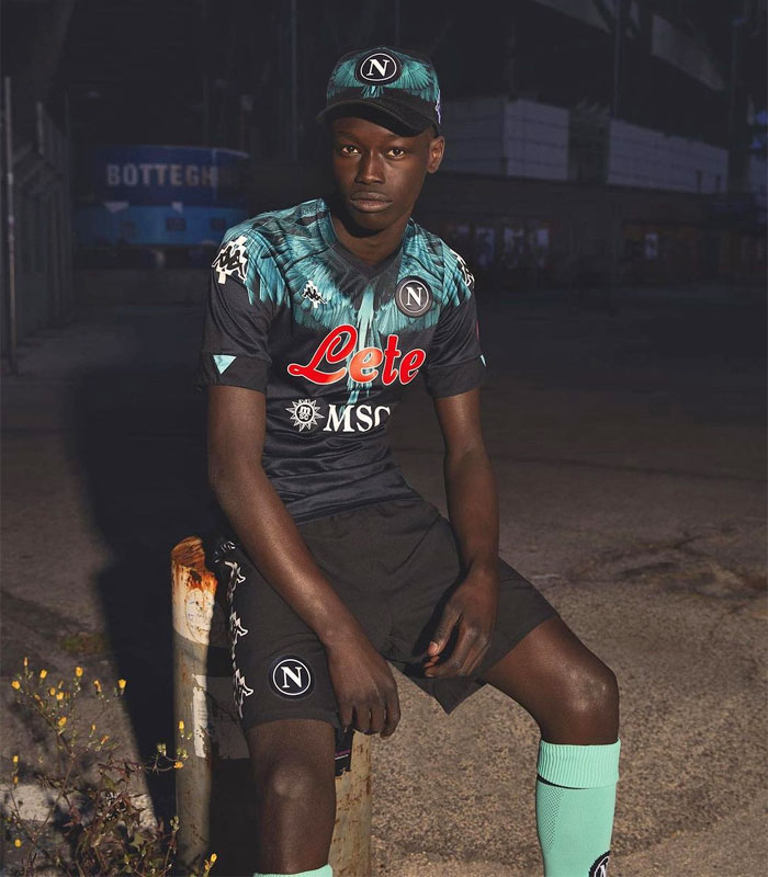 ナポリがコラボ！人気デザイナー「マルセロ・ブロン」限定ユニフォームを発表｜写真5