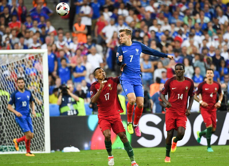 過去8大会のEURO「決勝戦ユニフォーム」、色はこんな感じだった｜写真22