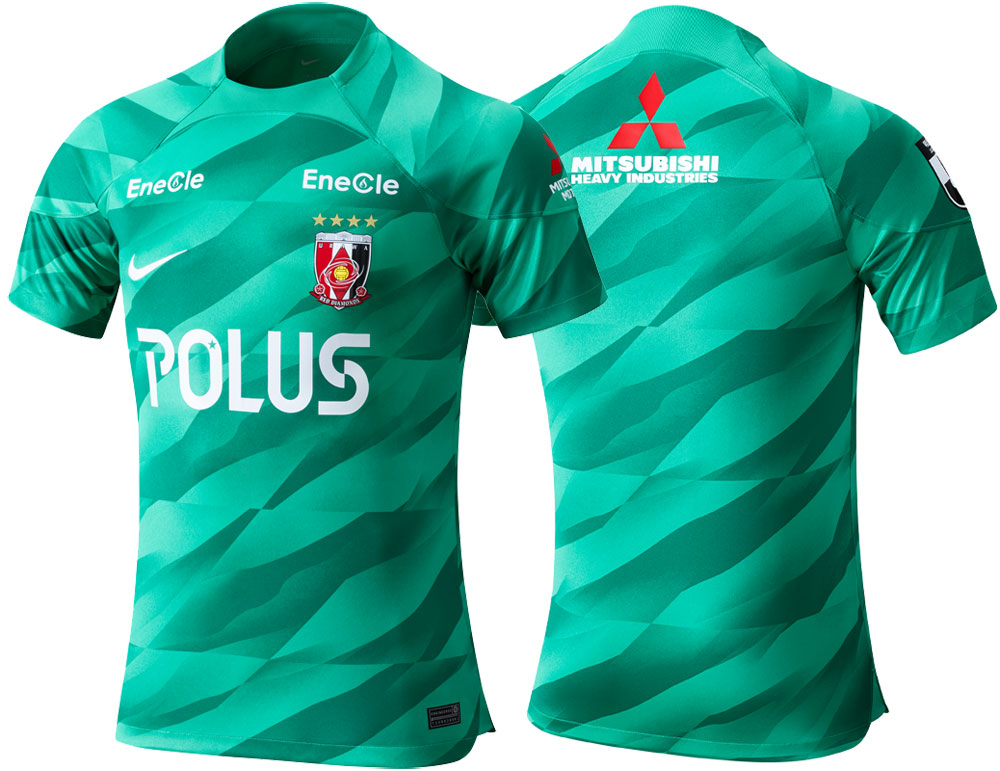 浦和レッズが2024新ユニフォームを発表！「スタジアムの熱気」を真紅と漆黒でダイナミックに描く｜写真7