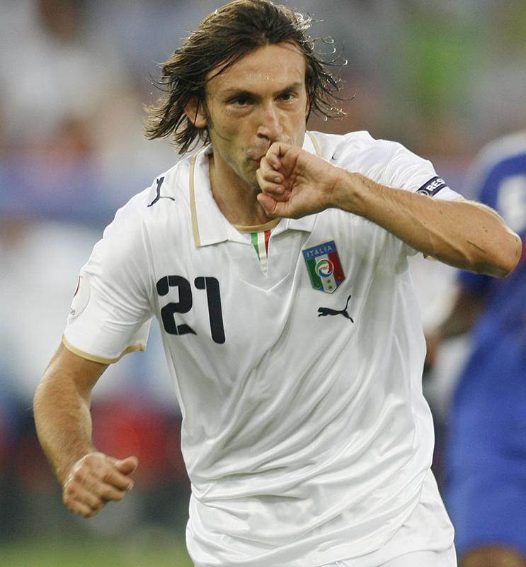 来年からadidasと契約！イタリア代表、PUMAの「最高にかっこいいユニフォーム」11選｜写真8