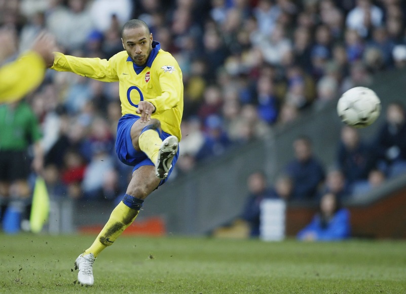 プレミアリーグ史上最強の 「セットプレー達人」10人｜写真6