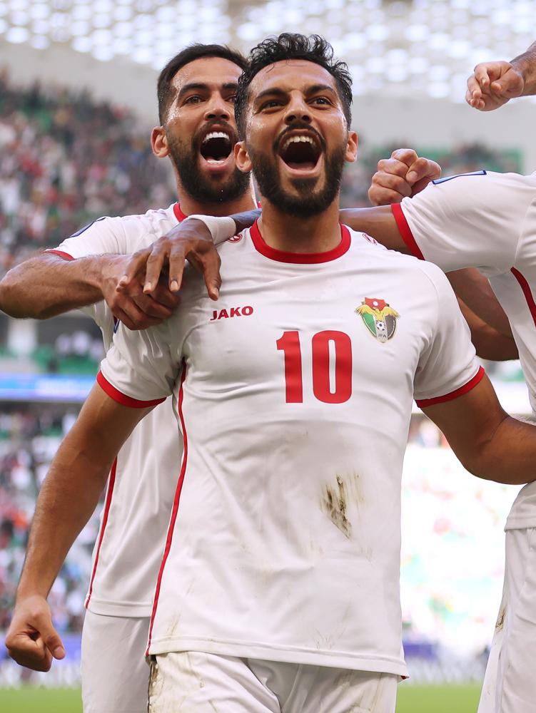 アジアカップの16強が決定！全16チームの「ユニフォームと色」はこうなった｜写真6