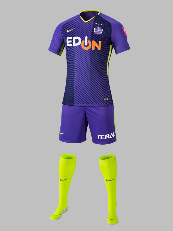 サンフレッチェ広島、2018新ユニフォームを発表！「広島バイオレット」が復活｜写真8