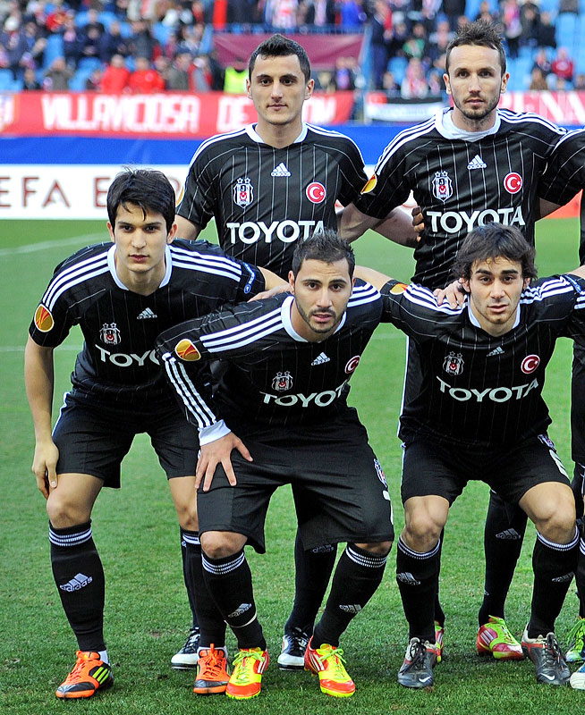 香川のベシクタシュ、6つのカッコいい「白と黒のユニフォーム」｜写真10