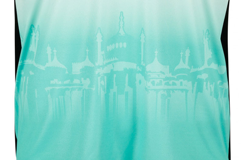 三笘薫が所属のブライトン、初のELを戦う新ユニを発表！躍進の象徴「ターコイズ色」が復活｜写真4