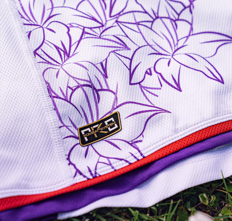 美しきユリの装飾！フィオレンティーナが23-24新アウェイユニを発表｜写真5