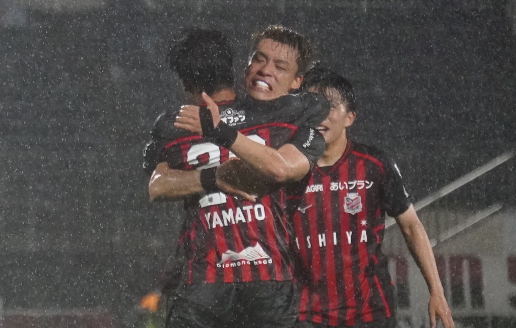 J1札幌が天皇杯3回戦6-3で大勝！DF家泉怜依「気持ちが伝わるようなプレーができれば勝利につながる」とリーグ戦巻き返しを誓う｜写真4