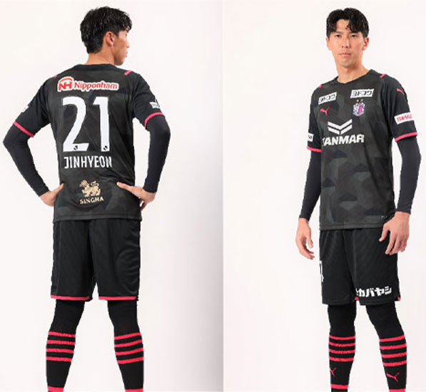 セレッソ大阪、「桜が満開」の2021新ユニフォームを発表！｜写真5