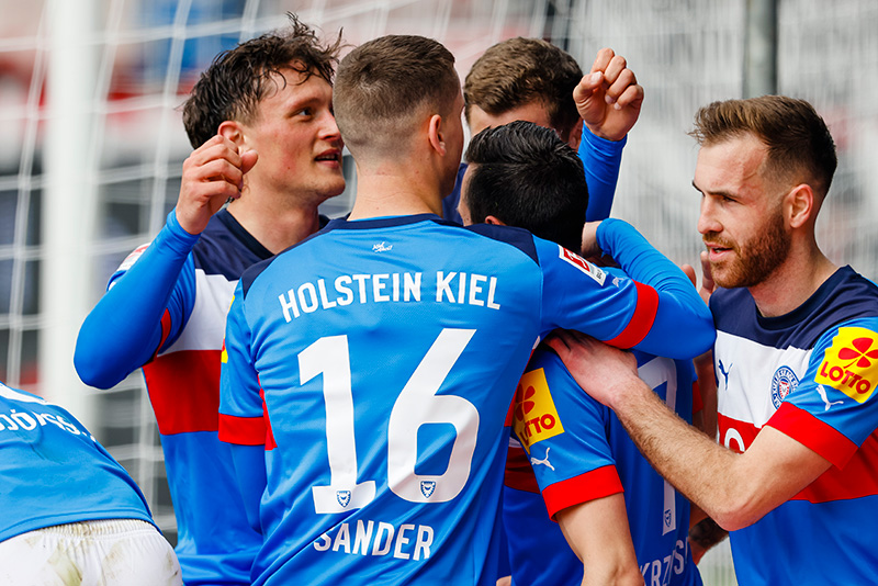 牛の知名度は世界的！町野修斗が移籍したホルシュタイン・キールってどんなクラブ？｜写真4