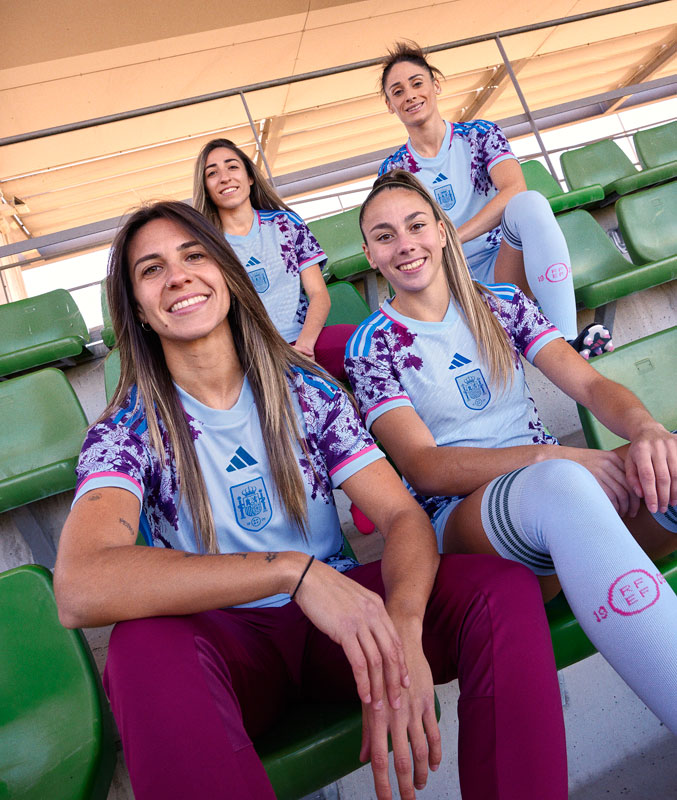 adidasの圧倒的デザイン！W杯へ“完全新作”「女子専用ユニフォーム」が登場｜写真15