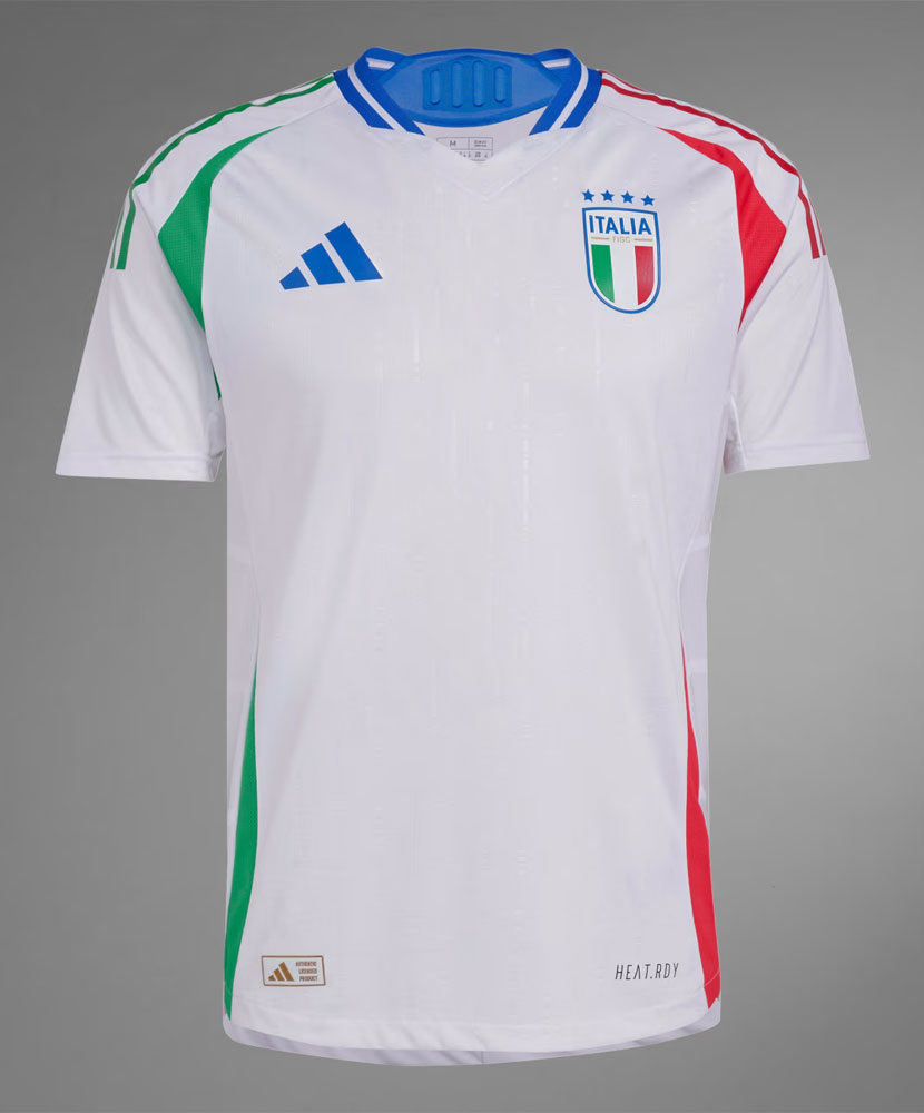 “トリコローレ”を強調！イタリア代表が新ユニフォームを発表　EURO2024に向けた「前回王者の戦闘服」｜写真5