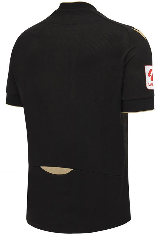 カディスが23-24新ユニを発表！“黄金期”復活ホームに漆黒アウェイ、どちらもハイレベル｜写真6