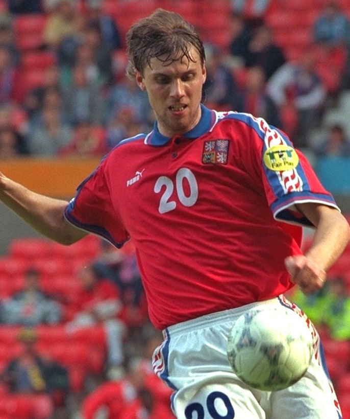 過去8大会のEURO「決勝戦ユニフォーム」、色はこんな感じだった｜写真8