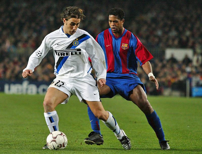 新ユニに採用？インテル、長友も着た「“強者”の斜めストライプ」ユニフォーム4選｜写真5