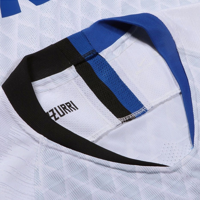 インテル、蛇柄の2018-19アウェイユニフォームを発表！ネームナンバーも掲載｜写真4