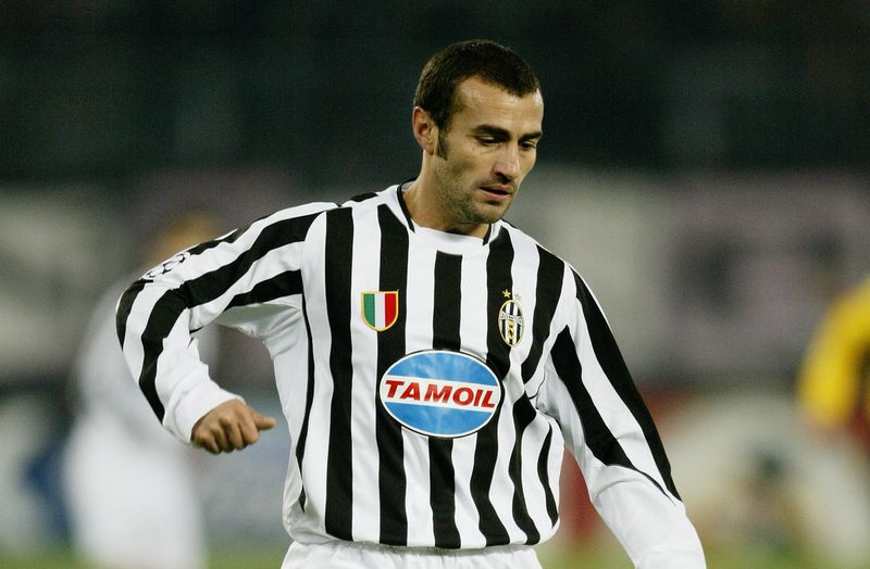 世界で最も「多くのレッドカードを貰った」男TOP10｜写真6