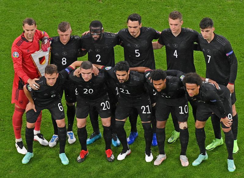 試合ユニ限定！EURO2020、「ピッチ上で最高にかっこいい」ユニフォーム10選｜写真17