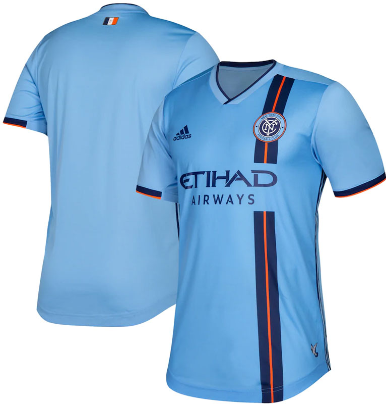 ニューヨーク・シティFC、新ユニフォーム「GOTHAM」登場！モデルは美人タレント｜写真6