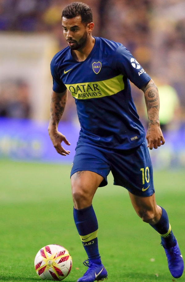 同系色コーデ！「ユニフォーム＋スパイクの美しい着こなし」を見よう｜写真7