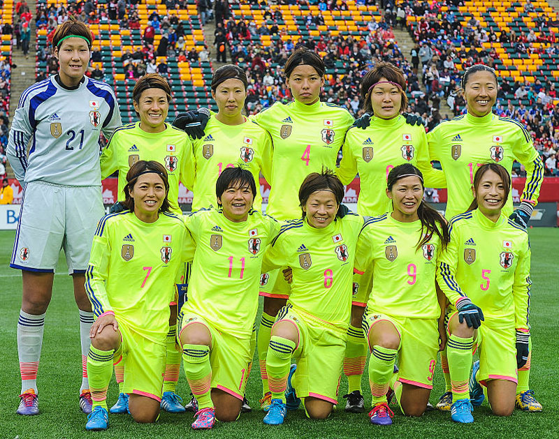 日本代表の歴代ユニフォームを見る！2014年「円陣モデル」｜写真12