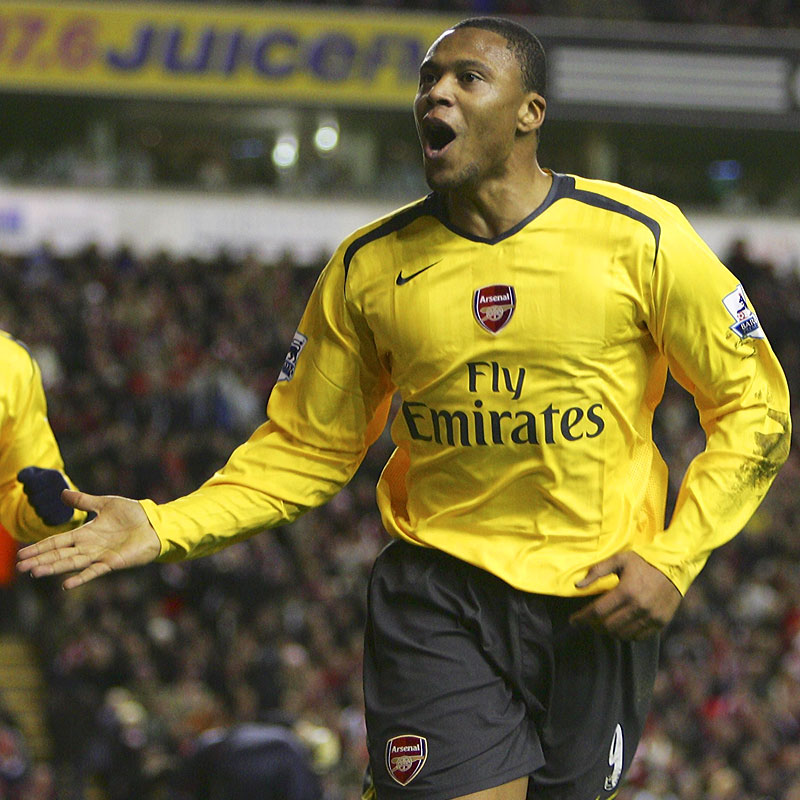 アーセナルが「アンフィールドで勝点を取った」5つのユニフォーム｜写真6