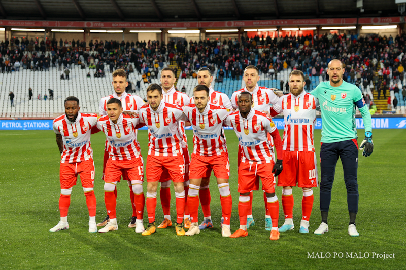 日本人女性が撮った「ミハイロヴィッチ追悼試合」…“隠されたピクシー”の違和感と紅く燃えたスタンド｜写真6