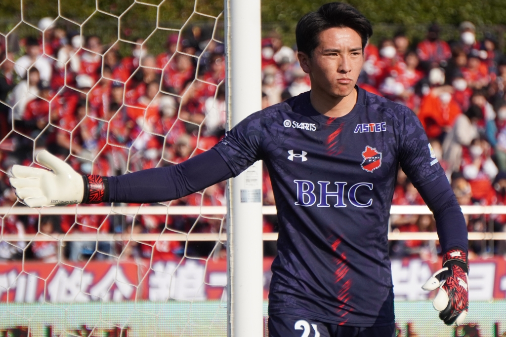 緊急出場でプロデビュー！J2いわきFC大卒ルーキーGK松本崚汰が逆境の中で大健闘「いい緊張感を持ってリラックスできました」｜写真5