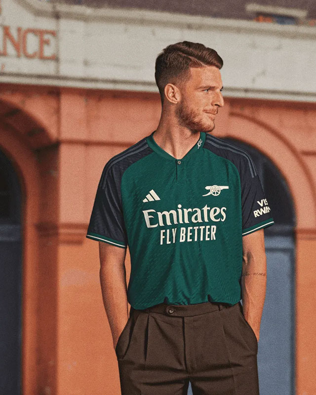 アーセナルが80年代レトロな新ユニフォーム発表！「不人気だった」緑ユニが華麗に大復活を遂げる｜写真6