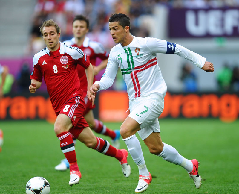 デンマーク代表、“奇跡の優勝”20周年記念！「EURO2012」ユニフォーム｜写真3