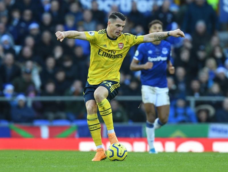 アーセナル、アルテタ監督就任直前の「混乱イレブン」。サカ、ジャカ…｜写真6