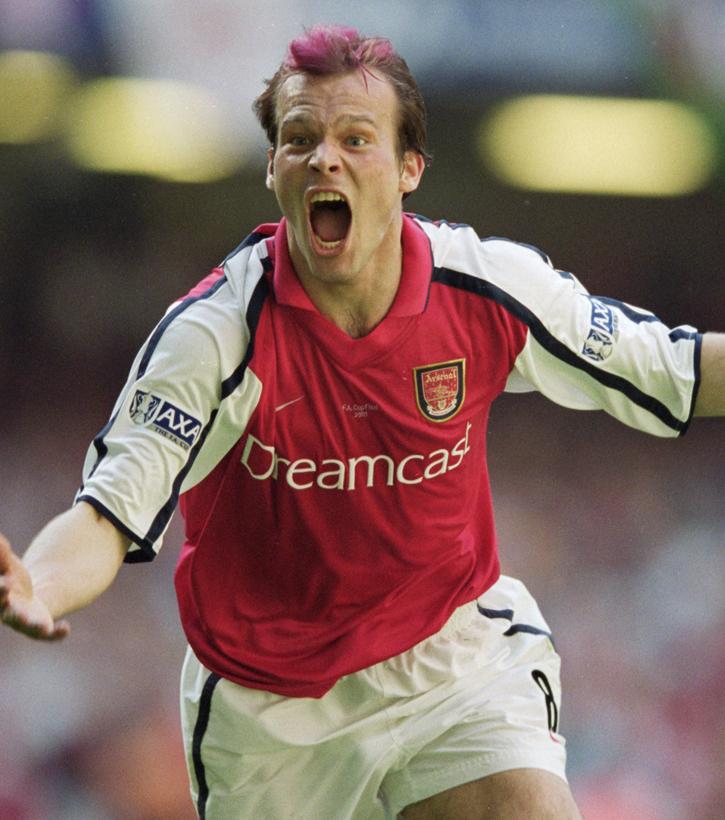 アーセナル、最高にかっこいい「赤白ユニフォーム」10選｜写真8