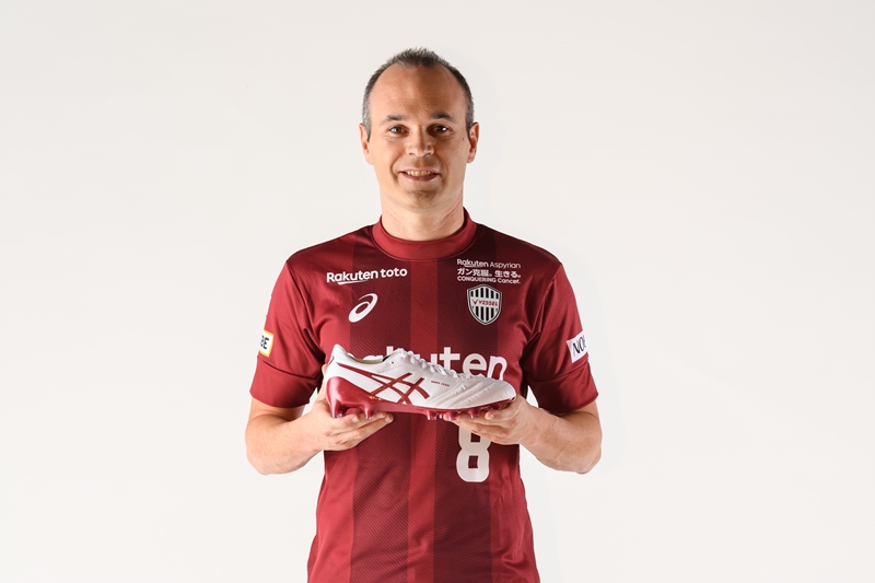 イニエスタが履くASICSの『DSライト X-FLY 4』ってどんなスパイク？｜写真6