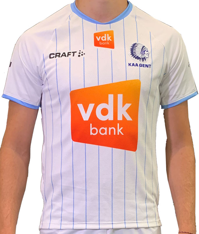 久保裕也のヘント、「全部ピンストライプ」の2019-20新ユニフォーム登場！｜写真5