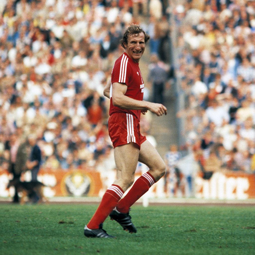 伊藤洋輝も続け！バイエルン「歴史上最高のディフェンダー」ベスト10｜写真7