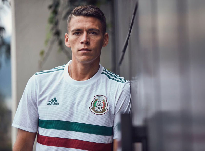 メキシコ代表、W杯アウェイユニフォームを発表！胸に「国の誇り」｜写真7