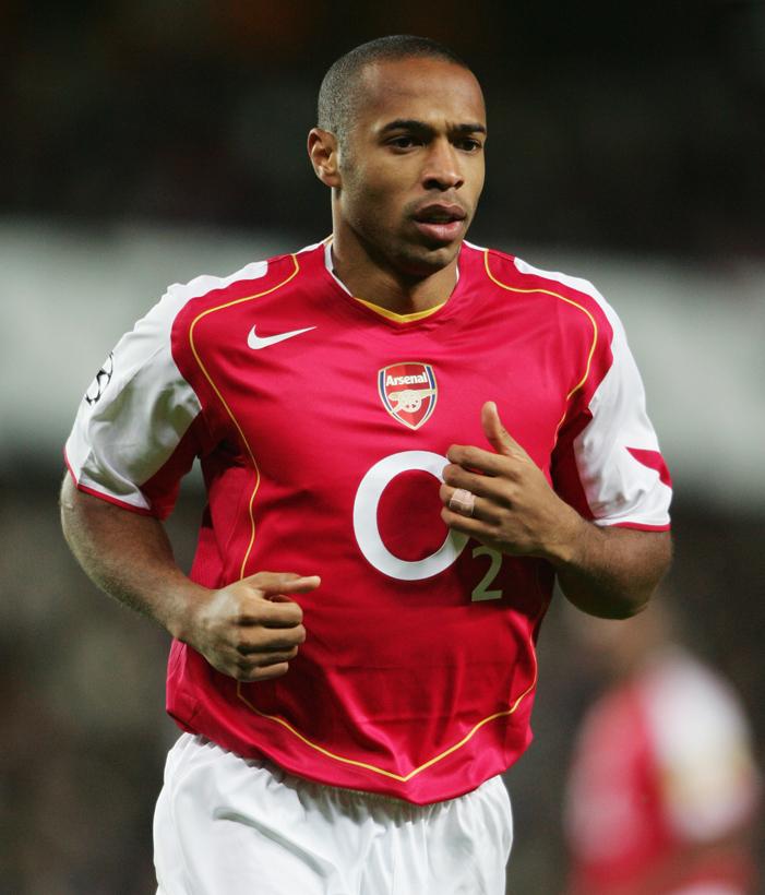 アーセナル、最高にかっこいい「赤白ユニフォーム」10選｜写真7