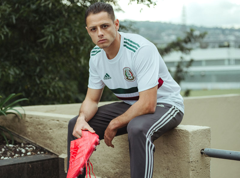 メキシコ代表、W杯アウェイユニフォームを発表！胸に「国の誇り」｜写真5