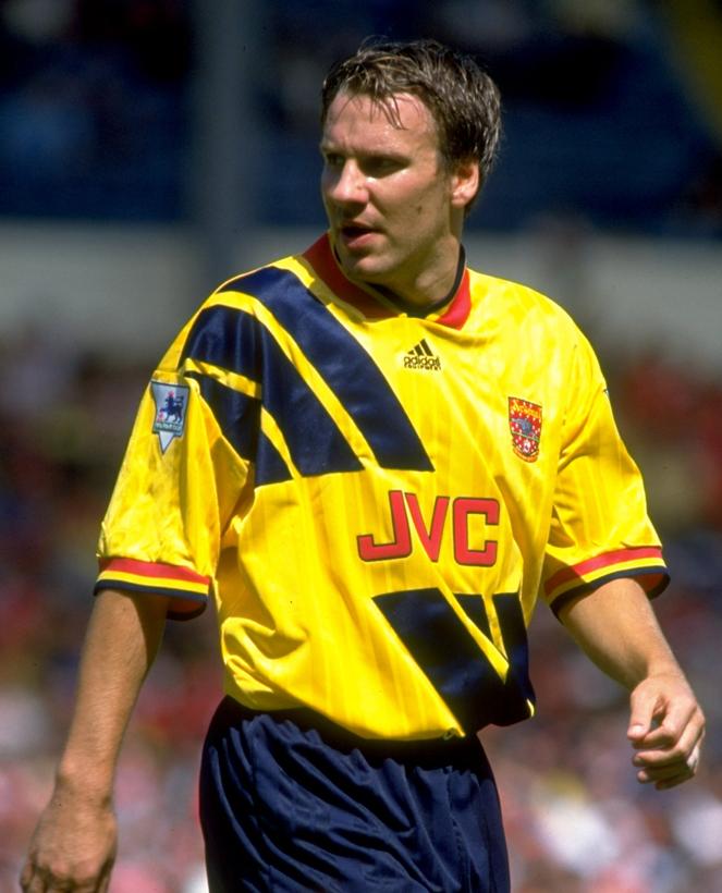 アーセナル、デザインが「波紋を呼んだ」ユニフォーム6選｜写真4