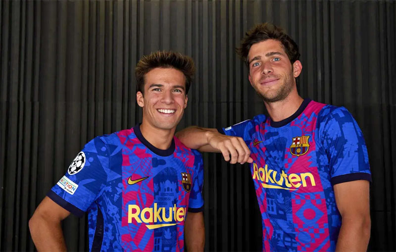 バルセロナ、21-22新サードユニフォーム発表！「ホームタウンの5地区」をデザイン｜写真6