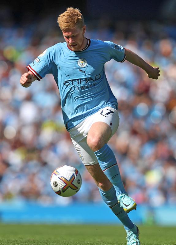 独断と偏見で選ぶ！プレミアリーグ22-23、最高にかっこいい「ホームユニフォーム」8選｜写真14